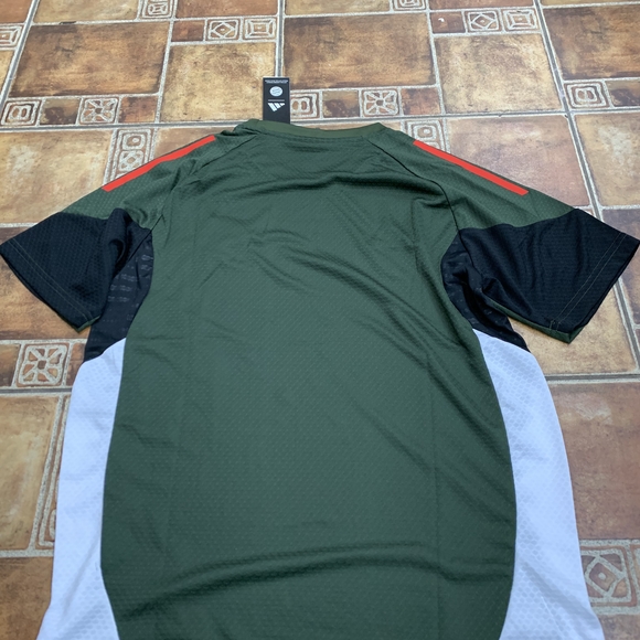 Adidas Bayern Munich 2025 Training Jersey Size M - Picture 4 of 4